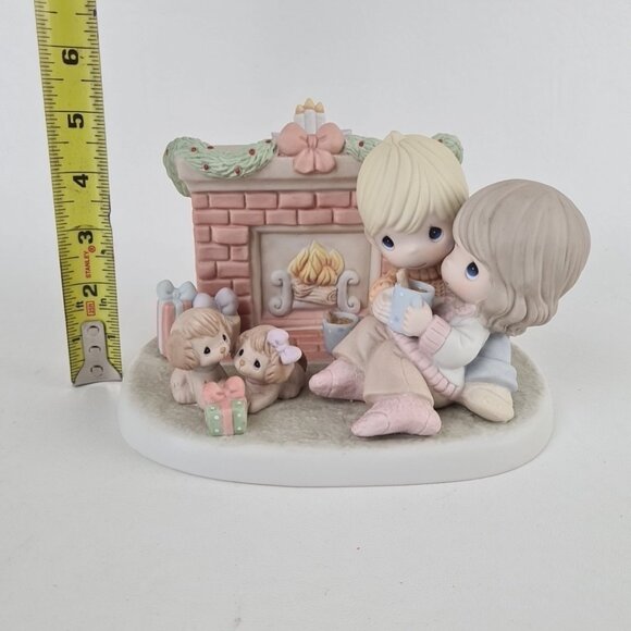 Precious Moments 810008 Your Love Warms My Heart Limited Edition Figurine - Picture 2 of 10